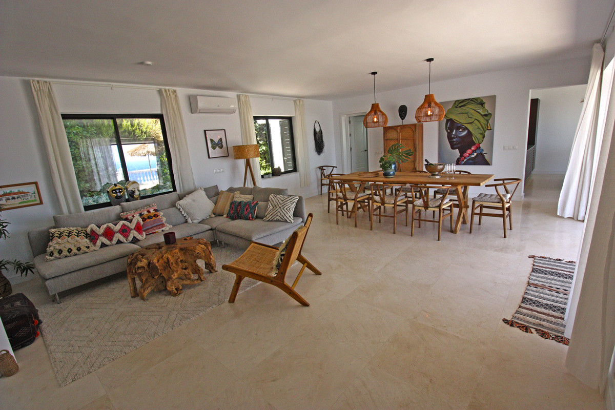 Se vende Villa - Chalet de 4 dormitorios en Costa Del Sol, Málaga, España