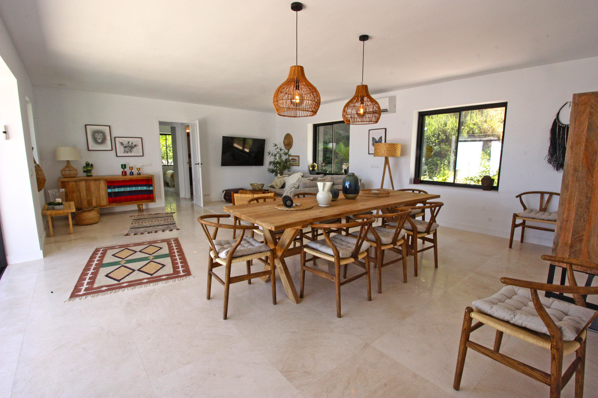Se vende Villa - Chalet de 4 dormitorios en Costa Del Sol, Málaga, España