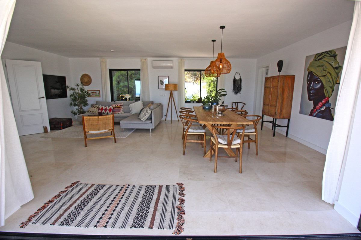 Se vende Villa - Chalet de 4 dormitorios en Costa Del Sol, Málaga, España