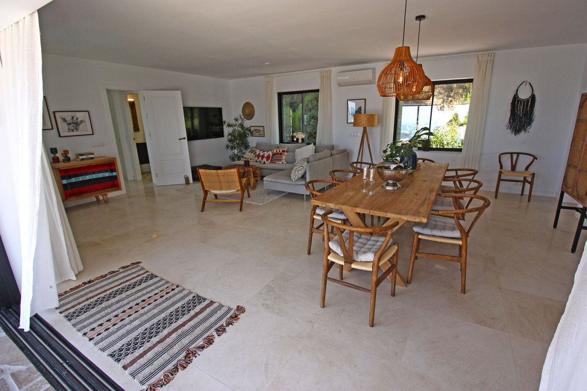 Se vende Villa - Chalet de 4 dormitorios en Costa Del Sol, Málaga, España