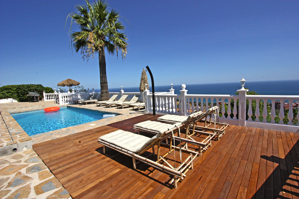 Se vende Villa - Chalet de 4 dormitorios en Costa Del Sol, Málaga, España