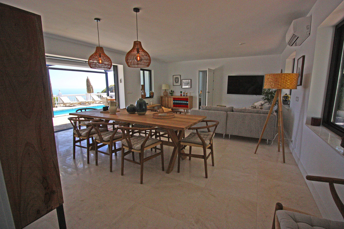 Se vende Villa - Chalet de 4 dormitorios en Costa Del Sol, Málaga, España