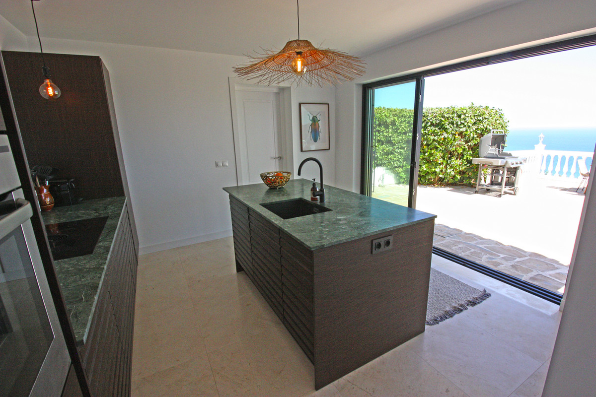 Se vende Villa - Chalet de 4 dormitorios en Costa Del Sol, Málaga, España