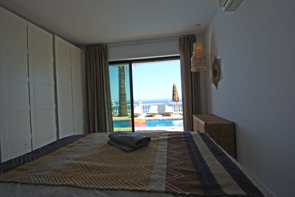 Se vende Villa - Chalet de 4 dormitorios en Costa Del Sol, Málaga, España
