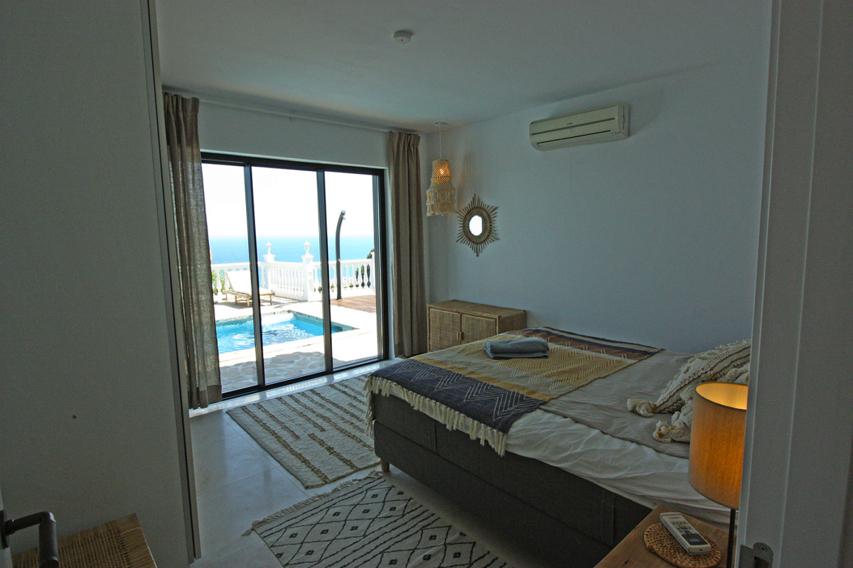 Se vende Villa - Chalet de 4 dormitorios en Costa Del Sol, Málaga, España