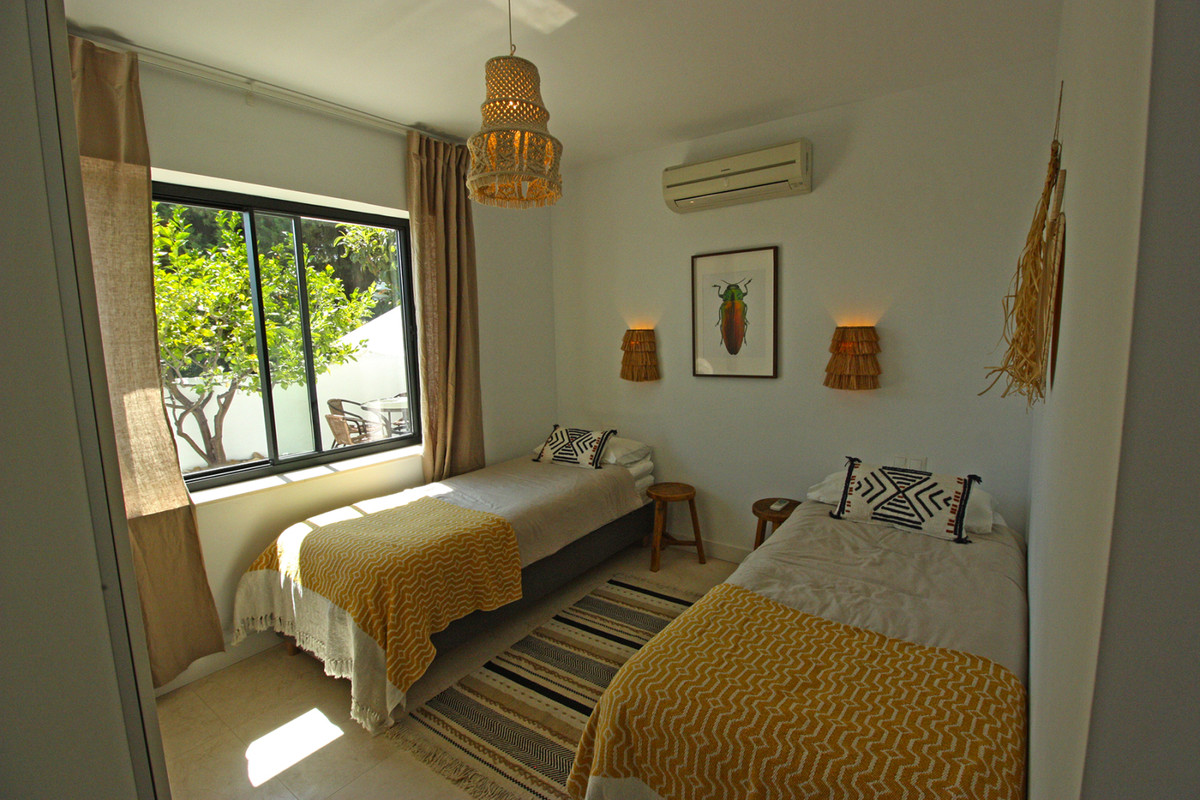 Se vende Villa - Chalet de 4 dormitorios en Costa Del Sol, Málaga, España