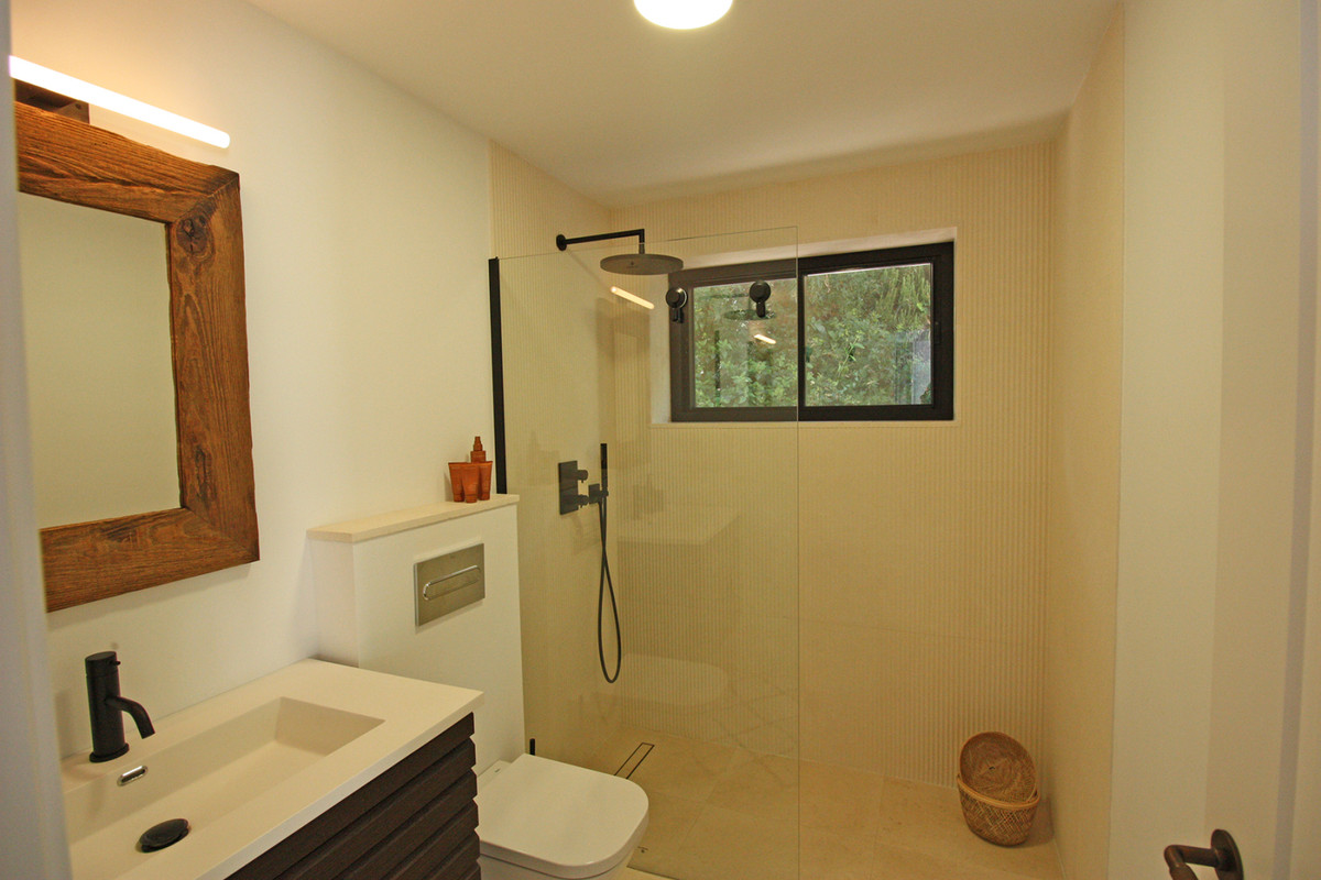 Se vende Villa - Chalet de 4 dormitorios en Costa Del Sol, Málaga, España