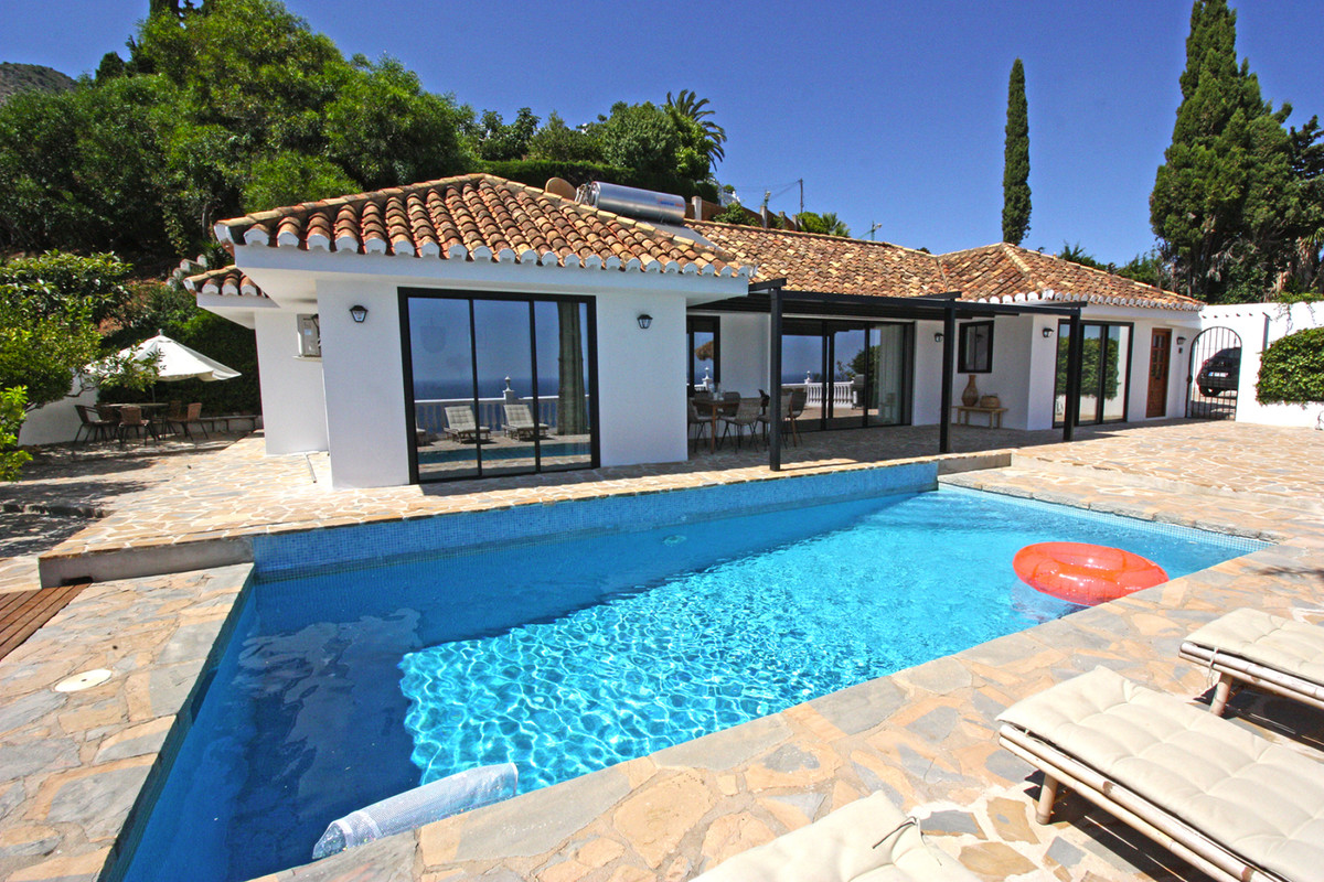 Se vende Villa - Chalet de 4 dormitorios en Costa Del Sol, Málaga, España