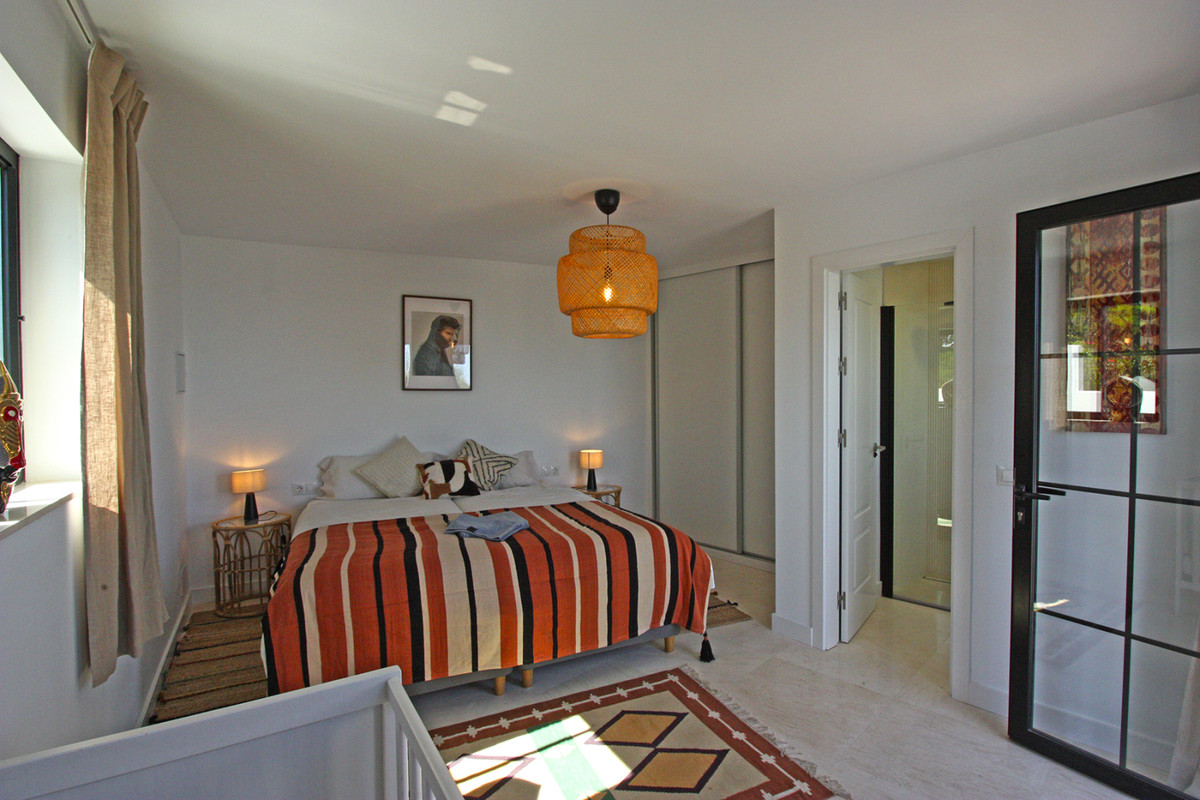 Se vende Villa - Chalet de 4 dormitorios en Costa Del Sol, Málaga, España
