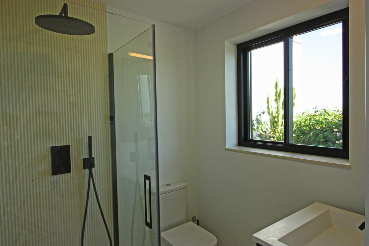 Se vende Villa - Chalet de 4 dormitorios en Costa Del Sol, Málaga, España