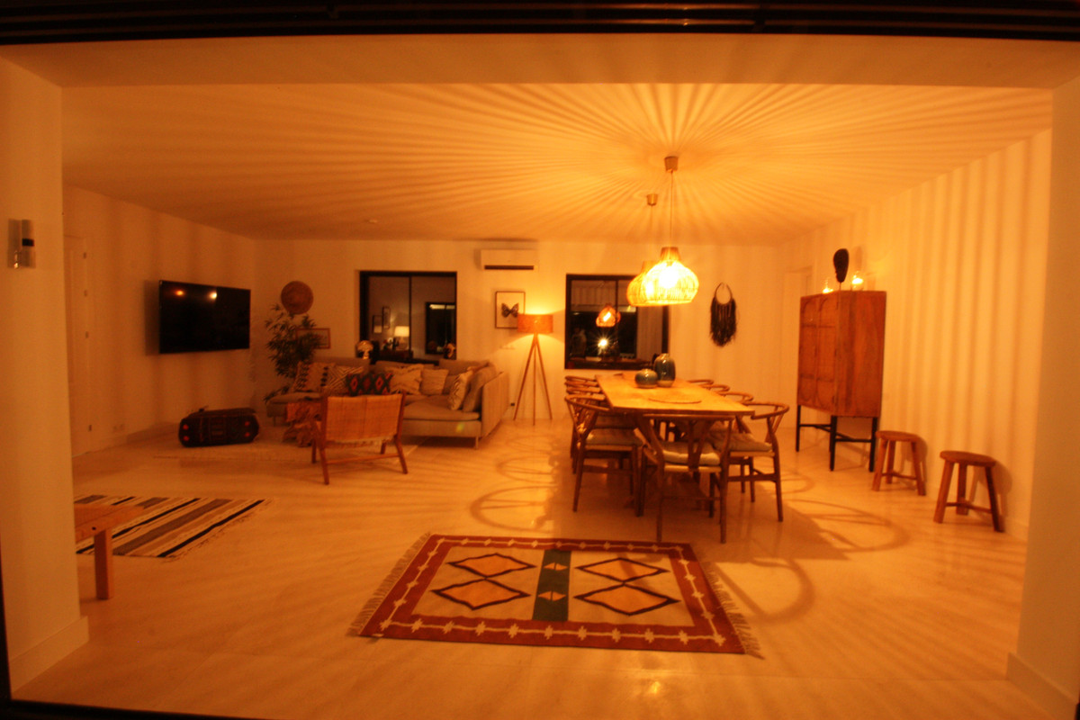Se vende Villa - Chalet de 4 dormitorios en Costa Del Sol, Málaga, España