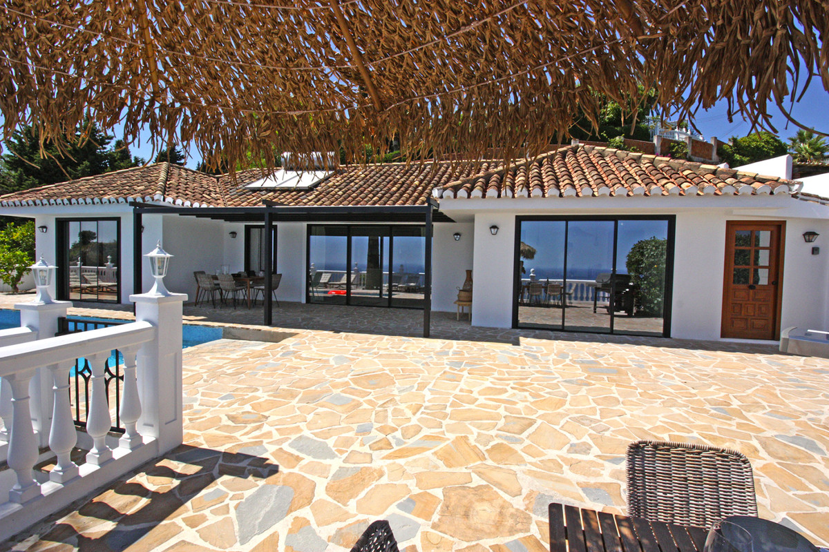 Se vende Villa - Chalet de 4 dormitorios en Costa Del Sol, Málaga, España