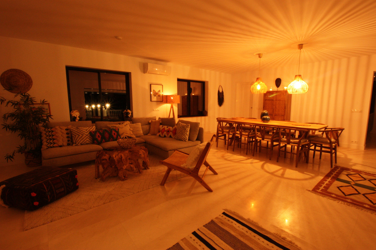Se vende Villa - Chalet de 4 dormitorios en Costa Del Sol, Málaga, España