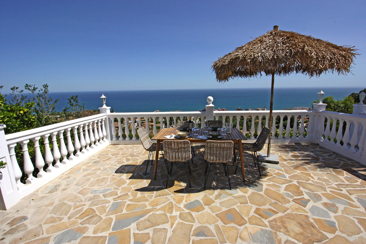 Se vende Villa - Chalet de 4 dormitorios en Costa Del Sol, Málaga, España