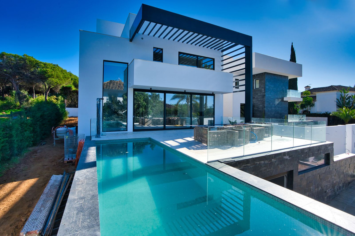 Se vende Villa - Chalet de 6 dormitorios en Costa Del Sol, Málaga, España