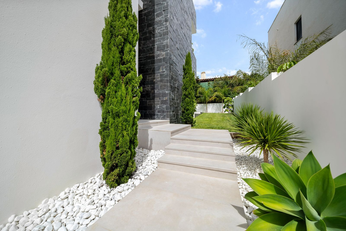 Se vende Villa - Chalet de 6 dormitorios en Costa Del Sol, Málaga, España