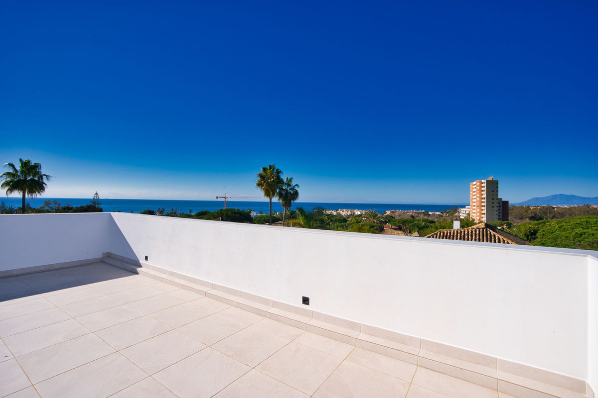 Se vende Villa - Chalet de 6 dormitorios en Costa Del Sol, Málaga, España
