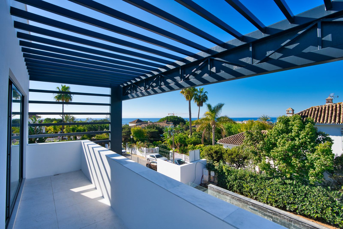 Se vende Villa - Chalet de 6 dormitorios en Costa Del Sol, Málaga, España