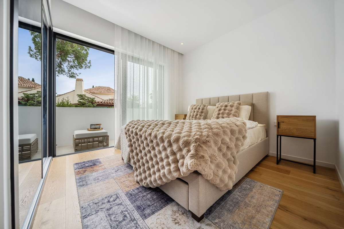 Se vende Villa - Chalet de 6 dormitorios en Costa Del Sol, Málaga, España