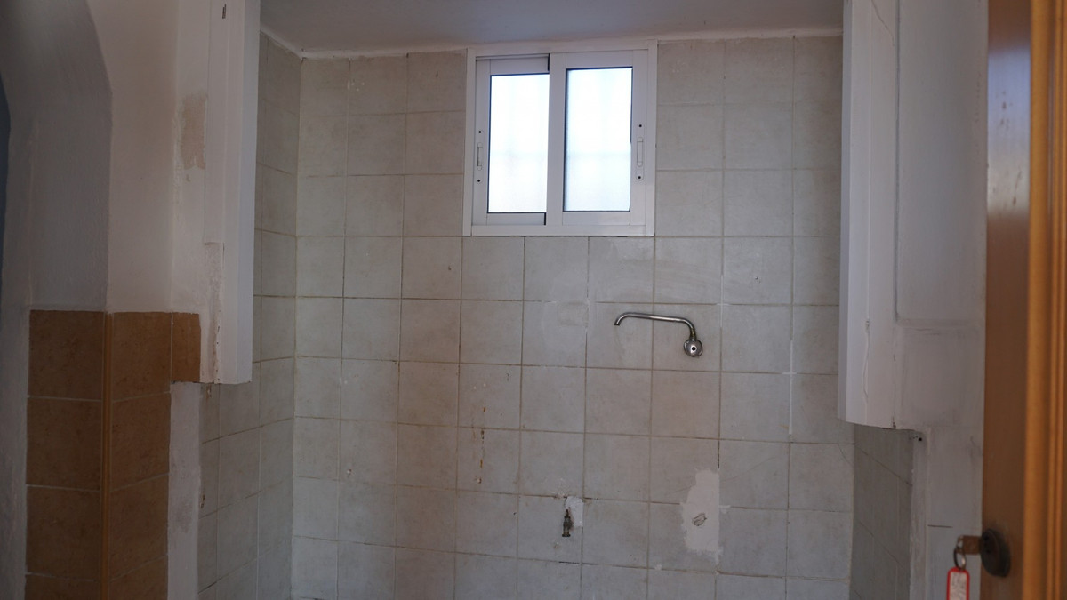 Se vende Villa - Chalet de 10 dormitorios en Costa Del Sol East, Málaga, España