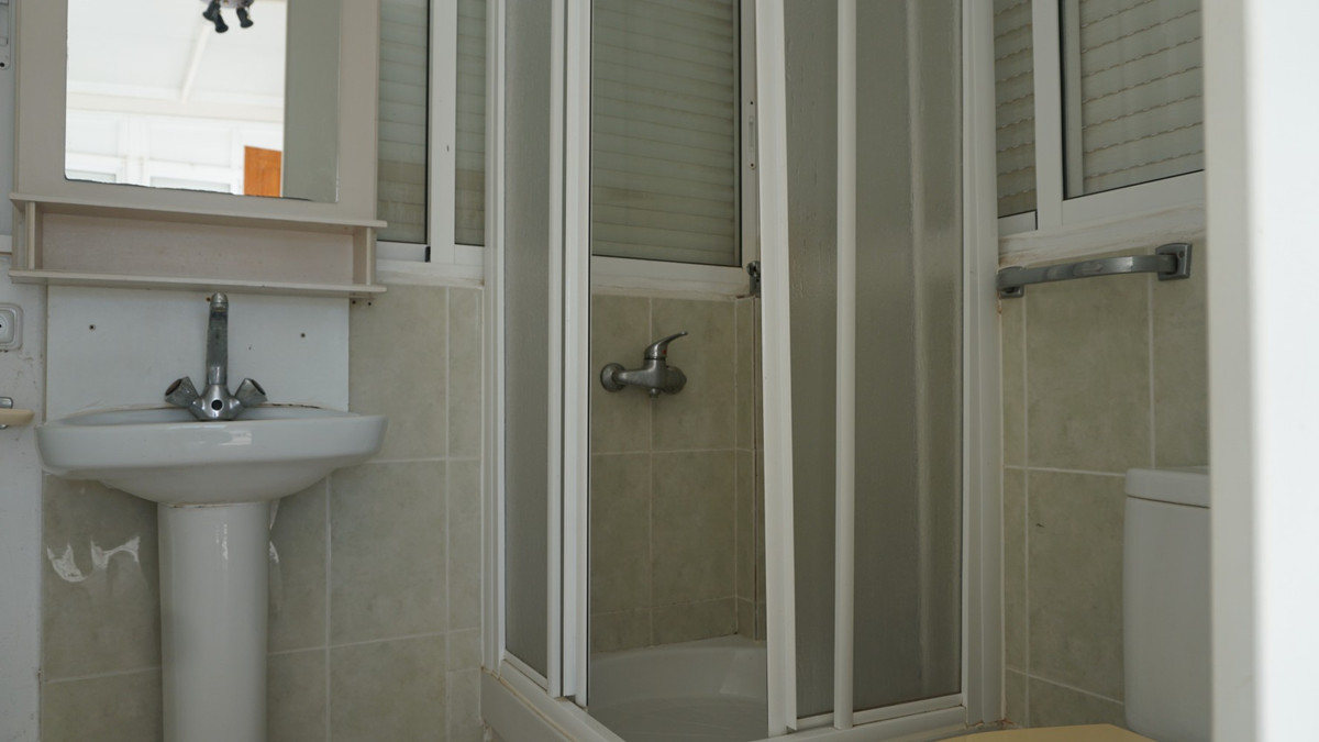 Se vende Villa - Chalet de 10 dormitorios en Costa Del Sol East, Málaga, España