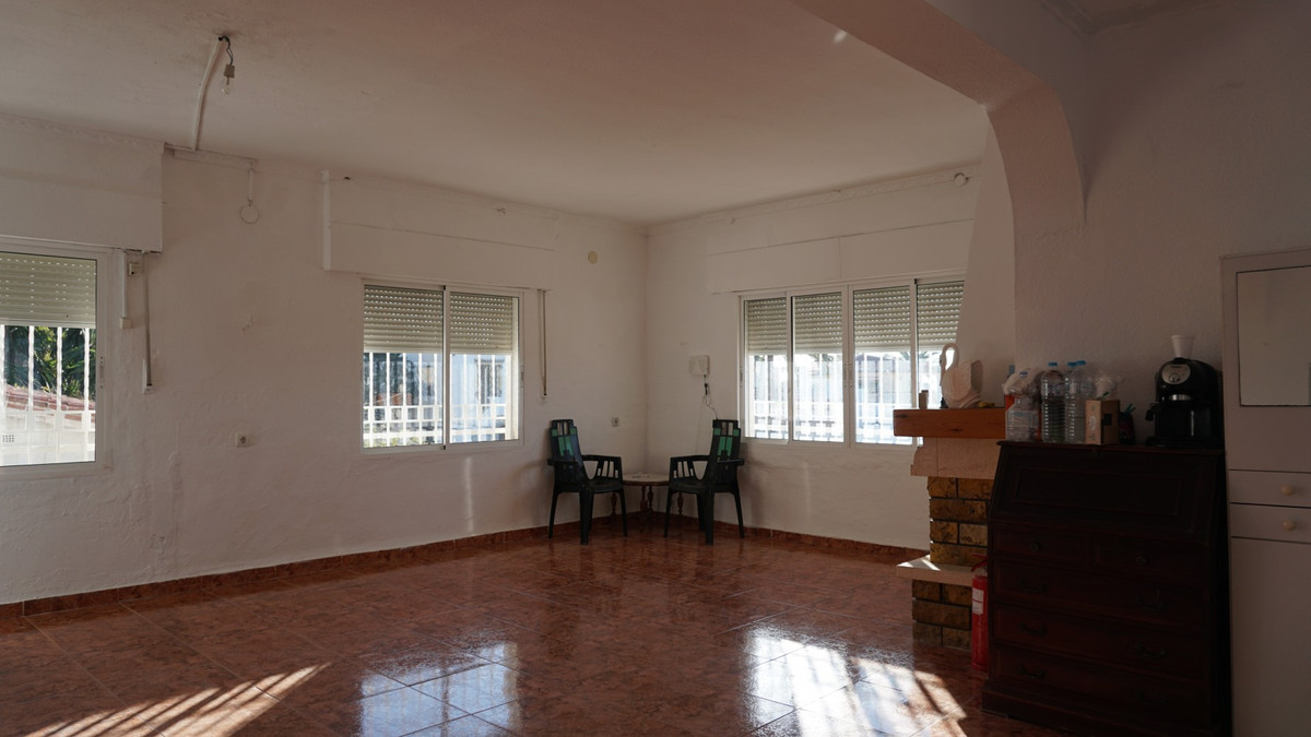 Se vende Villa - Chalet de 10 dormitorios en Costa Del Sol East, Málaga, España