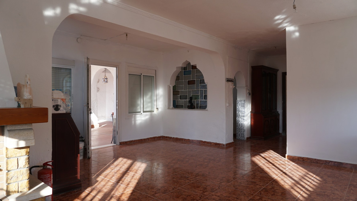 Se vende Villa - Chalet de 10 dormitorios en Costa Del Sol East, Málaga, España