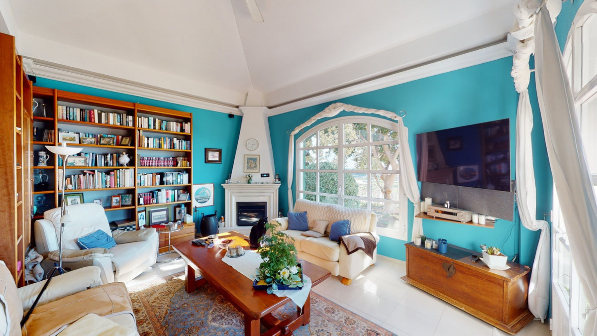 Se vende Villa - Chalet de 8 dormitorios en Costa Del Sol East, Málaga, España