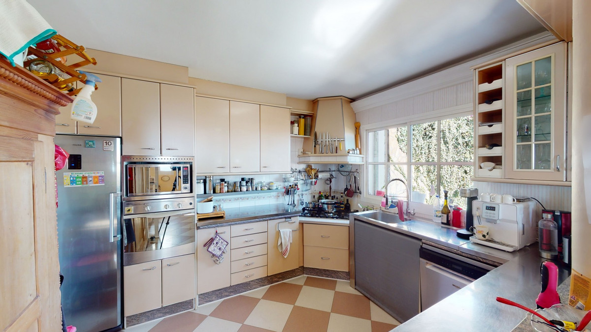 Se vende Villa - Chalet de 8 dormitorios en Costa Del Sol East, Málaga, España