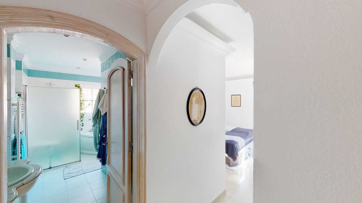 Se vende Villa - Chalet de 8 dormitorios en Costa Del Sol East, Málaga, España