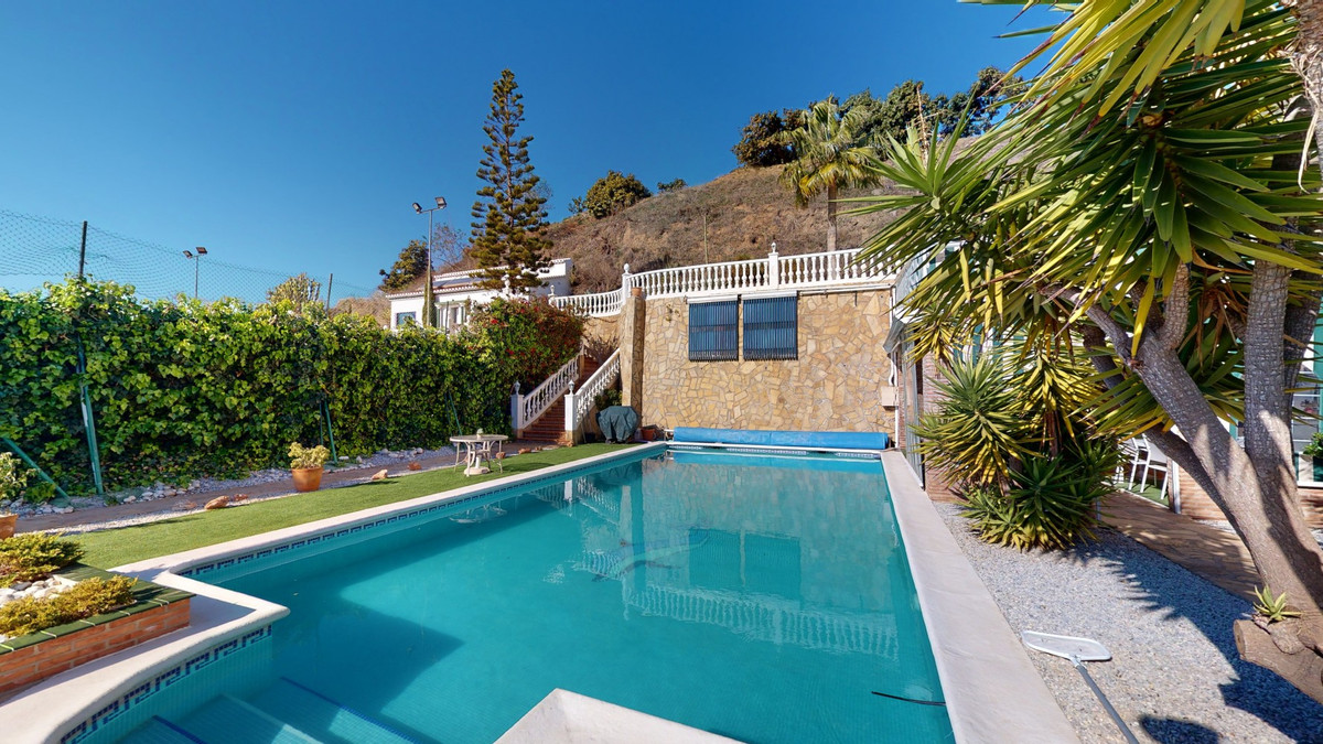 Se vende Villa - Chalet de 8 dormitorios en Costa Del Sol East, Málaga, España