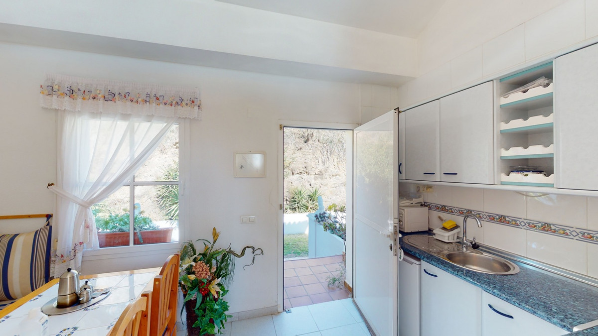 Se vende Villa - Chalet de 8 dormitorios en Costa Del Sol East, Málaga, España