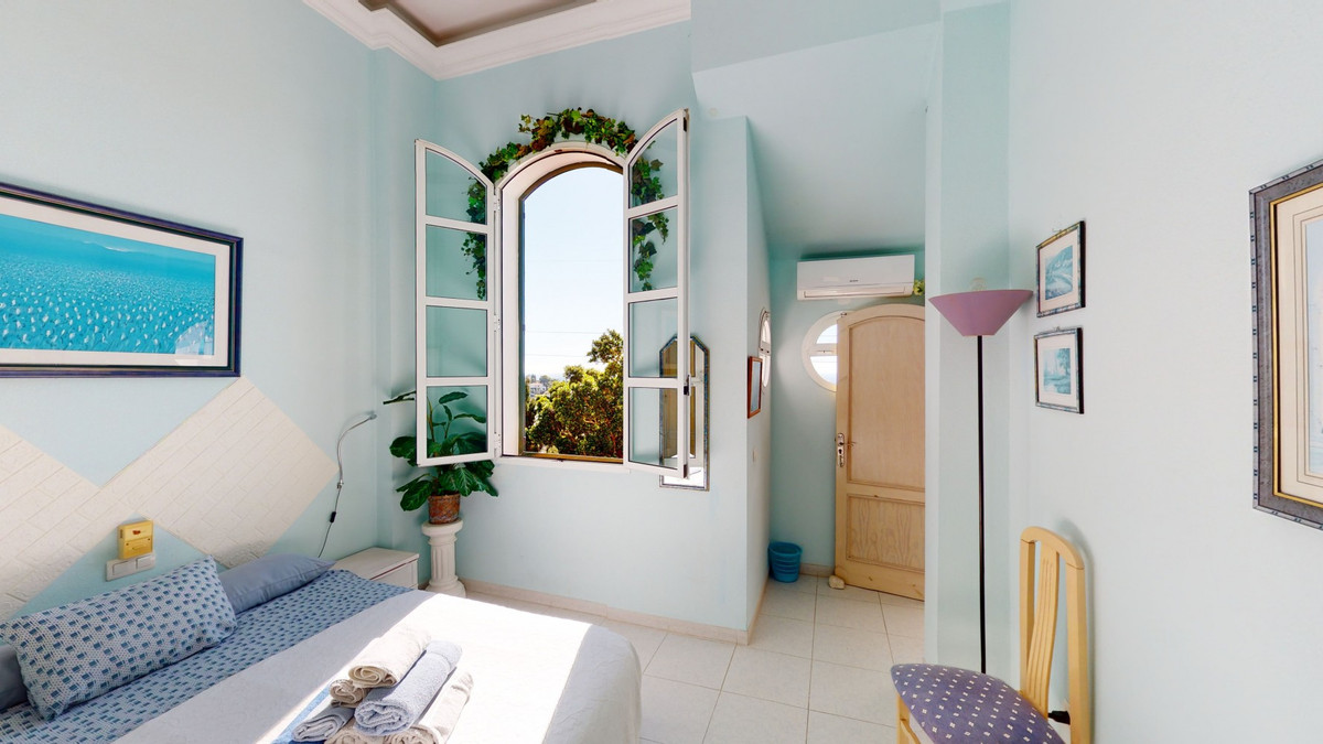 Se vende Villa - Chalet de 8 dormitorios en Costa Del Sol East, Málaga, España