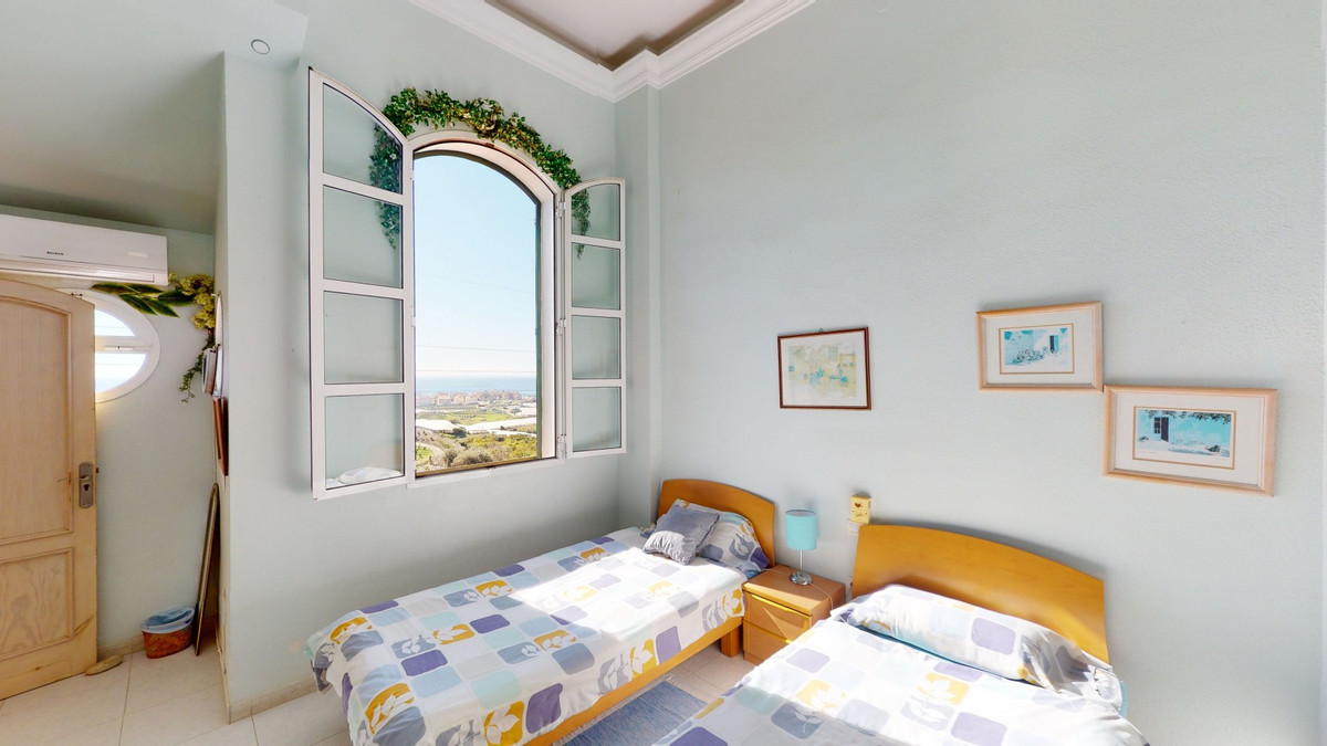 Se vende Villa - Chalet de 8 dormitorios en Costa Del Sol East, Málaga, España
