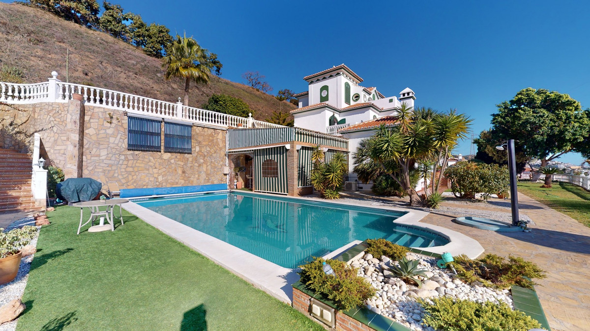 Se vende Villa - Chalet de 8 dormitorios en Costa Del Sol East, Málaga, España