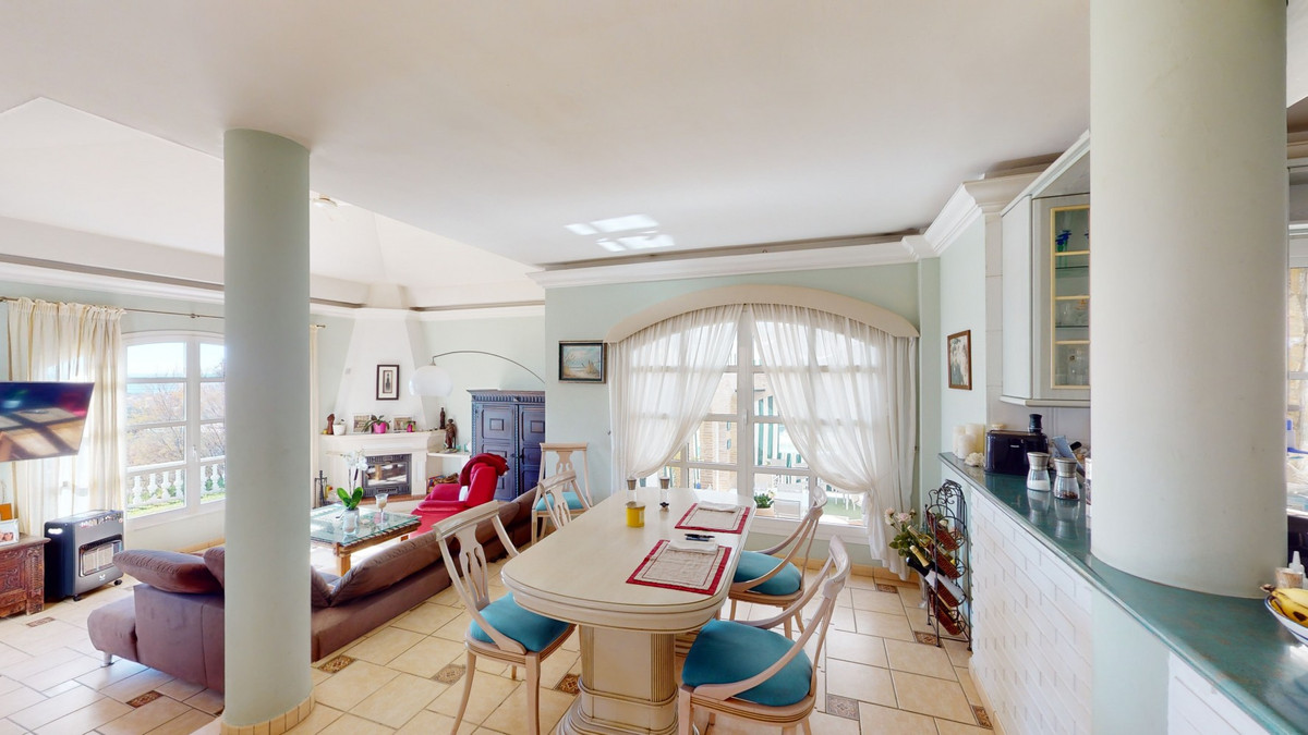 Se vende Villa - Chalet de 8 dormitorios en Costa Del Sol East, Málaga, España