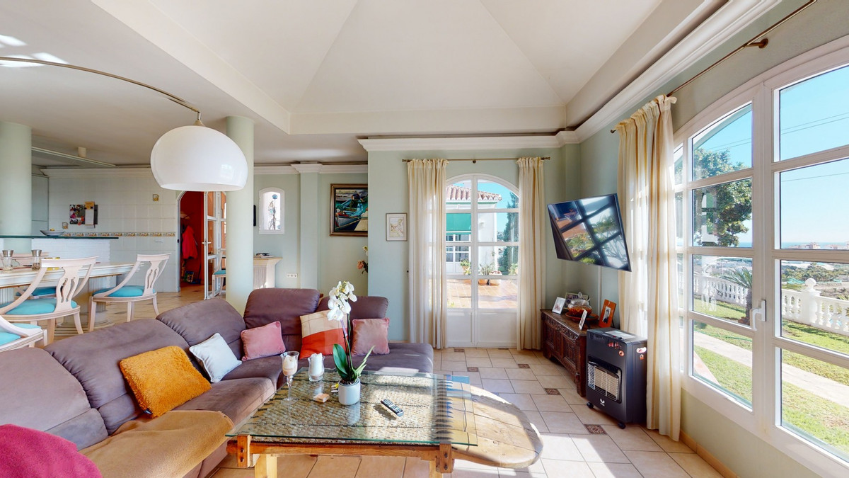 Se vende Villa - Chalet de 8 dormitorios en Costa Del Sol East, Málaga, España