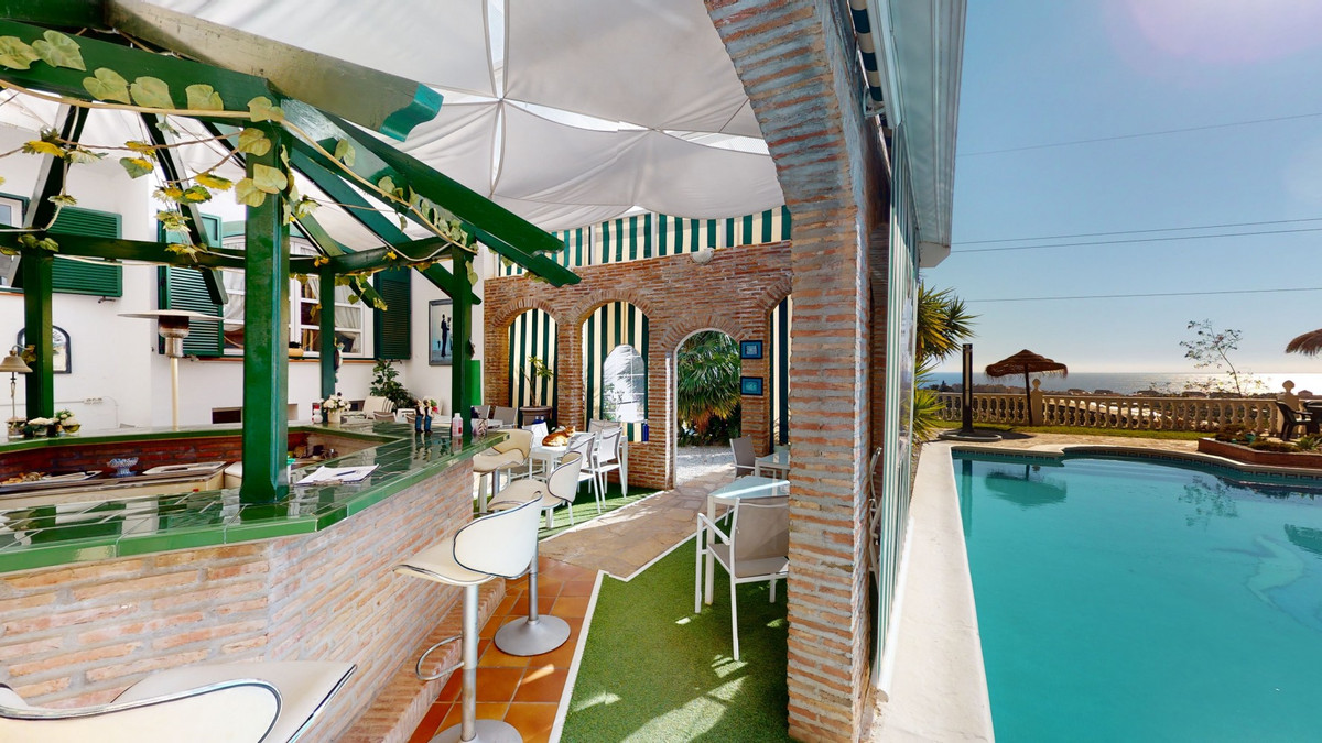 Se vende Villa - Chalet de 8 dormitorios en Costa Del Sol East, Málaga, España