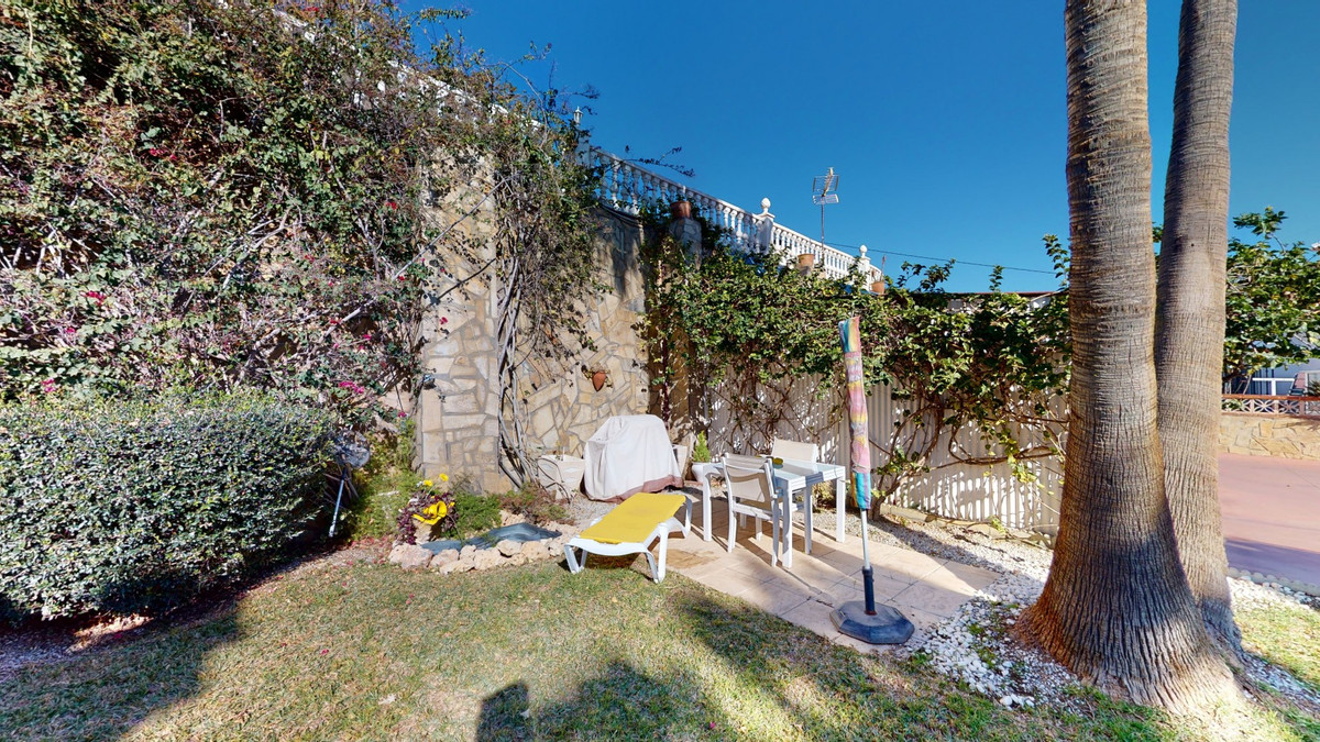 Se vende Villa - Chalet de 8 dormitorios en Costa Del Sol East, Málaga, España