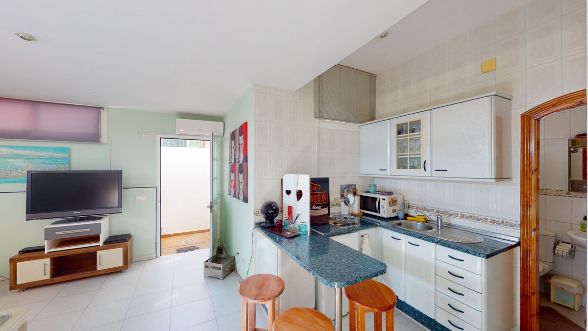Se vende Villa - Chalet de 8 dormitorios en Costa Del Sol East, Málaga, España