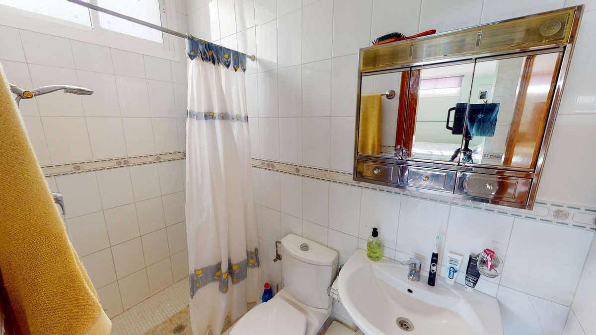 Se vende Villa - Chalet de 8 dormitorios en Costa Del Sol East, Málaga, España