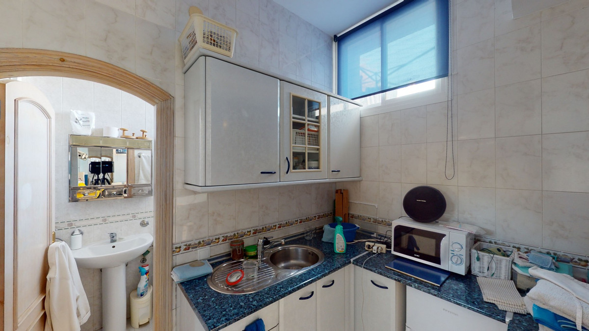 Se vende Villa - Chalet de 8 dormitorios en Costa Del Sol East, Málaga, España