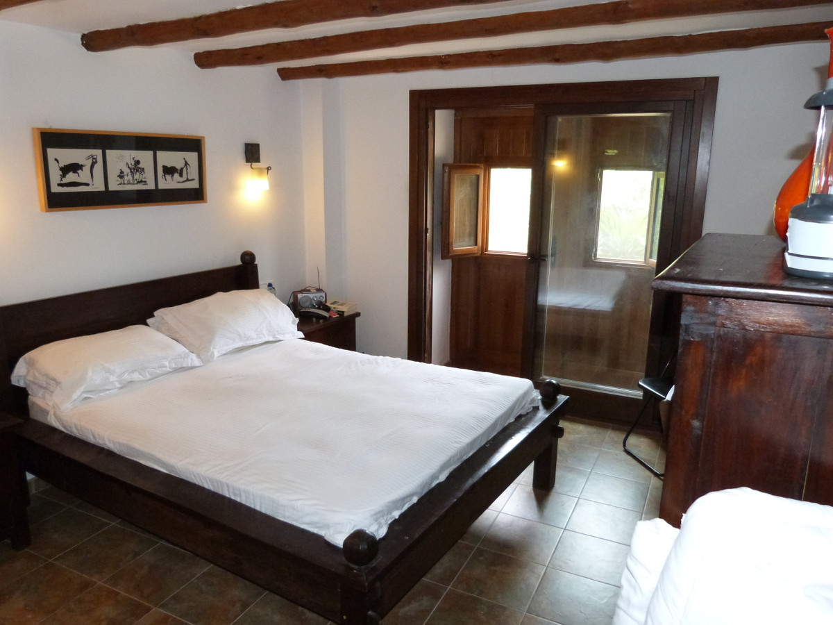 15 Bed Townhouse for sale in Ibi Costa Blanca, Alicante, Spain