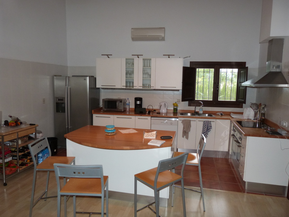 15 Bed Townhouse for sale in Ibi Costa Blanca, Alicante, Spain