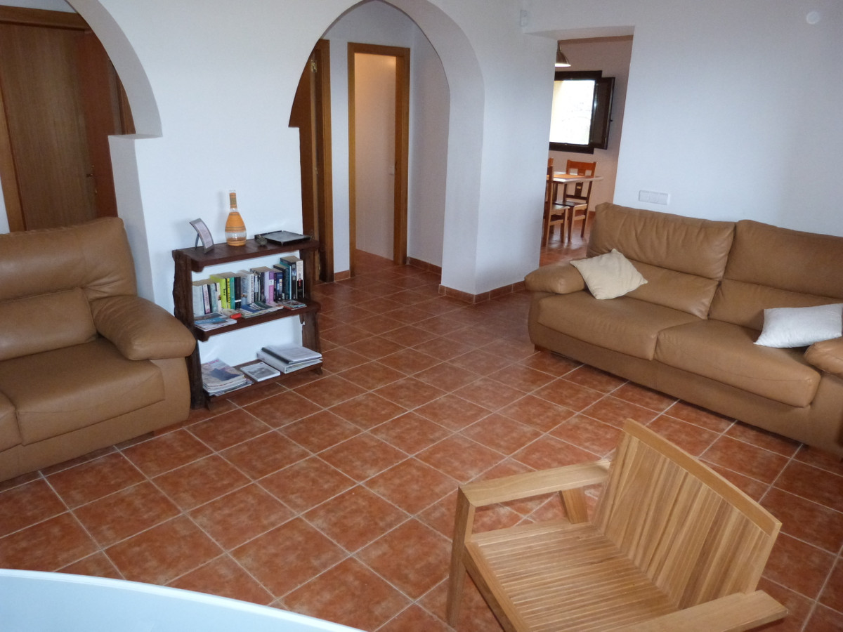 15 Bed Townhouse for sale in Ibi Costa Blanca, Alicante, Spain