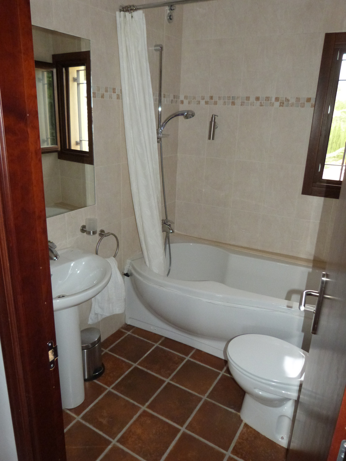 15 Bed Townhouse for sale in Ibi Costa Blanca, Alicante, Spain