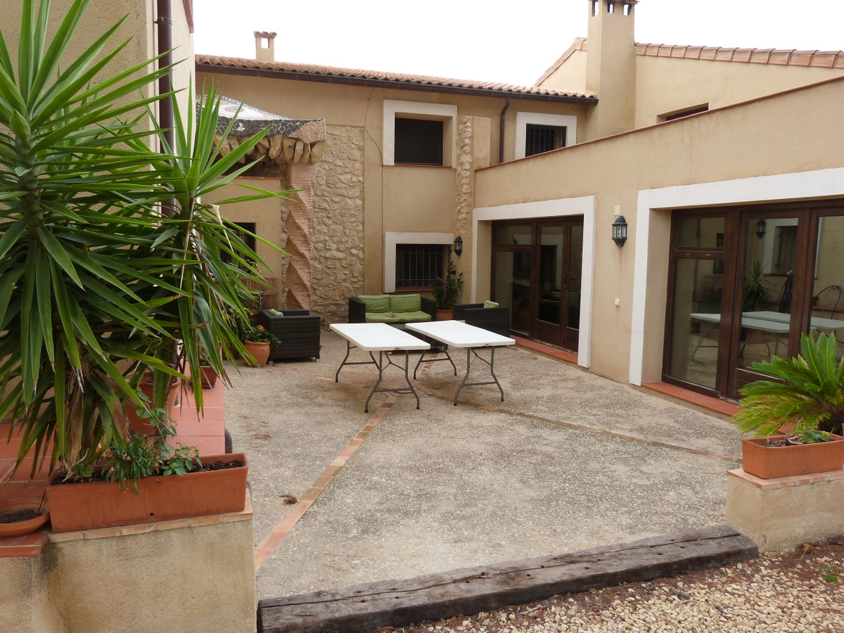 15 Bed Townhouse for sale in Ibi Costa Blanca, Alicante, Spain