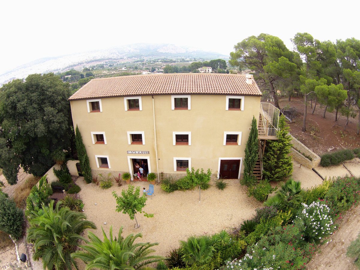 15 Bed Townhouse for sale in Ibi Costa Blanca, Alicante, Spain