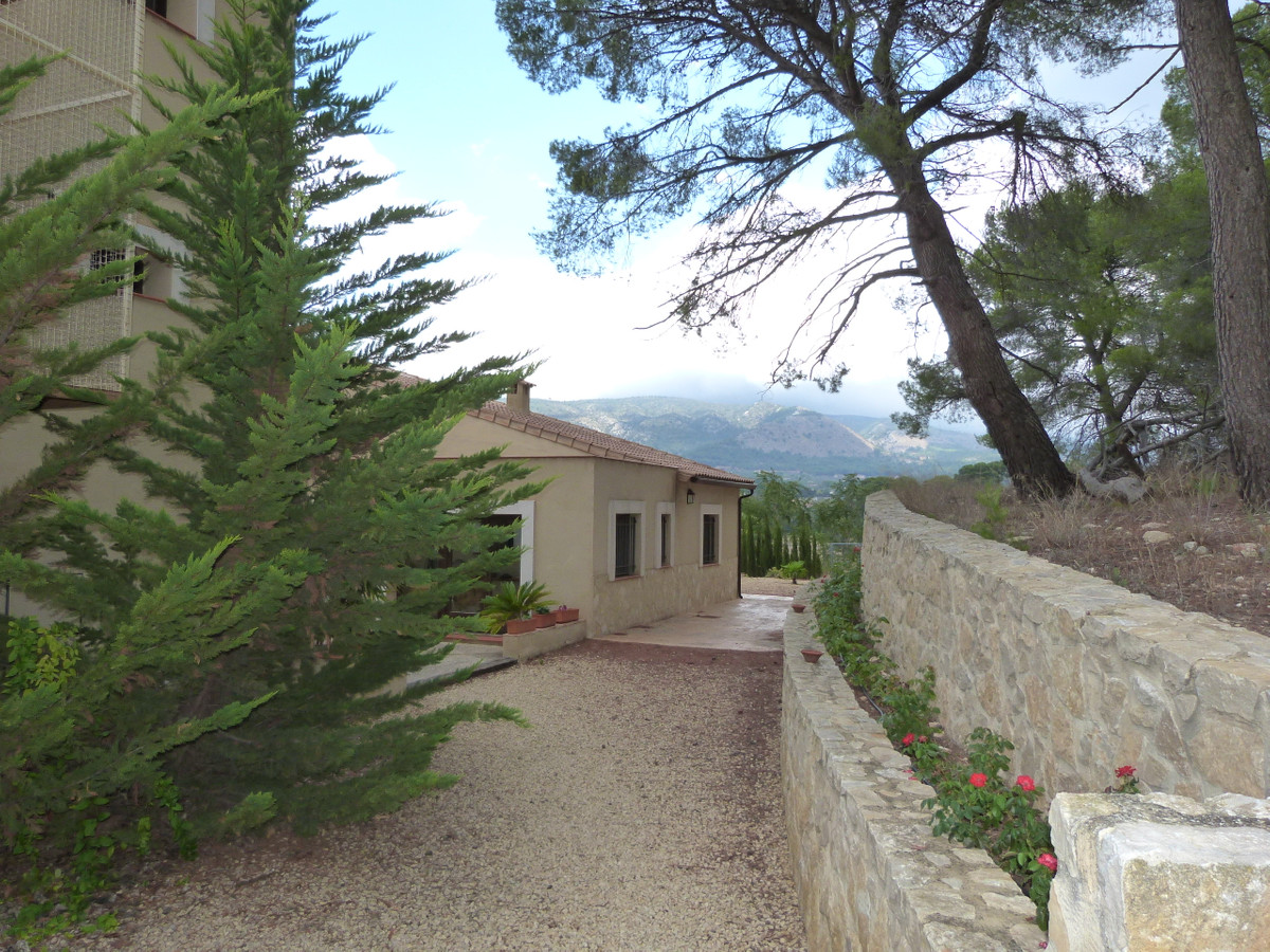 15 Bed Townhouse for sale in Ibi Costa Blanca, Alicante, Spain