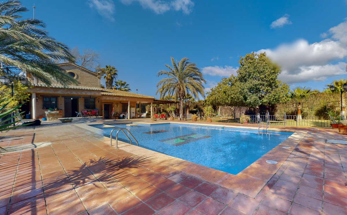 4 Bed Townhouse for sale in Bobadilla Málaga, Málaga, Spain